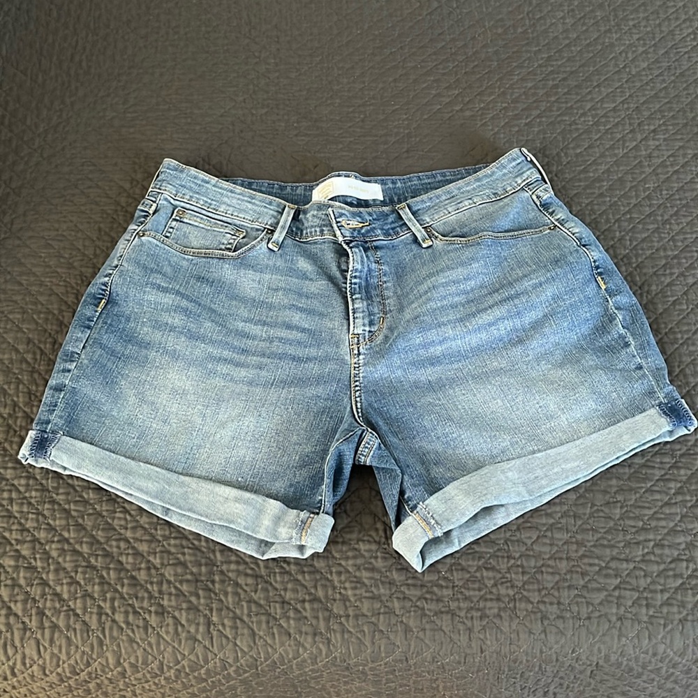 Women's Levi Strauss Shorts - Size 12